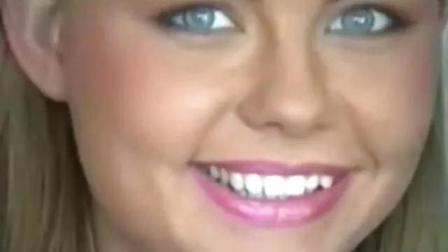 Pornografia sem registo  O que não fez com vídeos pornôs de incesto a boca desta puta presa nas amígdalas não esperar