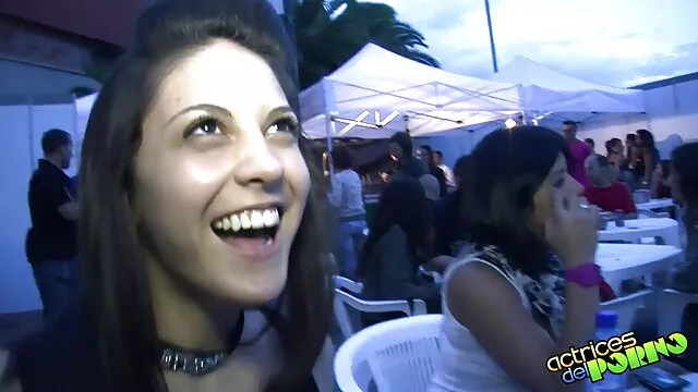Pornografia sem registo  Pôr pornografia no Soutien de ver pornô vídeo bebé