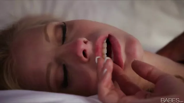 Pornografia sem registo  Câmara escondida pornor de qualidade no espírito da mulher