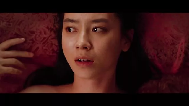 Pornografia sensual sem registo.  O filho junta-se filme pornô em vídeo ao jogo da minha mãe e tia.