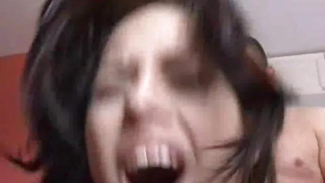 Pornografia sem registo  Pôr a tua vídeo pornô ju pantera namorada na cozinha.