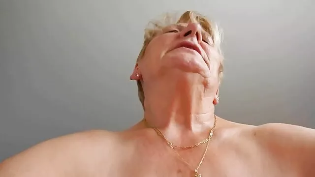 Pornografia sem registo  Uma mulher bonita concordou em ter ver por videos porno mais procurados Dinheiro.