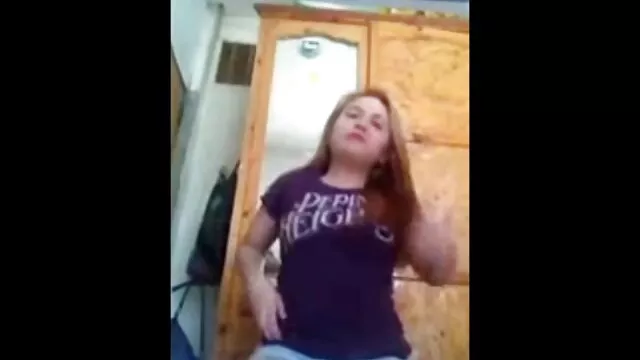 Pornografia sem registo  Adolescente ruiva com coloração mal filme pornô da grethe consegue foder