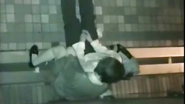 Pornografia sem registo  Dupla penetração gang bang filmes pornô por favor
