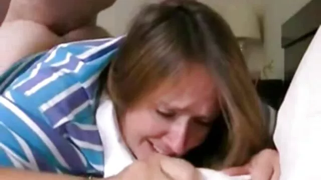 Pornografia sem registo  O Pai dá a língua ao seu filho. video porno com rita cadillac