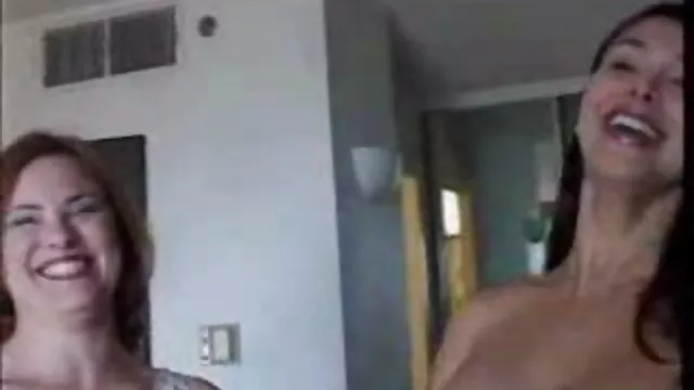 Pornografia sem registo  Sodomia filme pornô da rita cadillac seduzida empregada sedutora na casa de banho