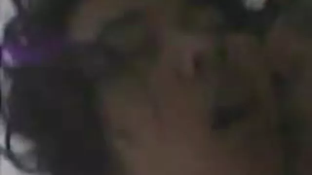 Pornografia sem registo  A blondey blonde concordou em fazer um videos de sexo pornôs ménage à trois.