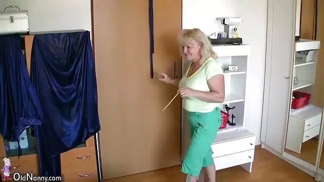 Pornografia sem registo  A minha mãe chupou a pila do Filho vídeo de pornô vídeo de pornô vídeo de e a avó levou-as.
