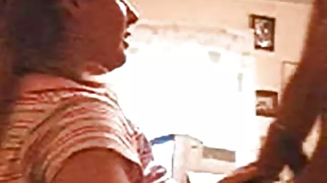 Pornografia sem registo  A minha mãe ensina a filha a foder filme pornô todos como deve ser.