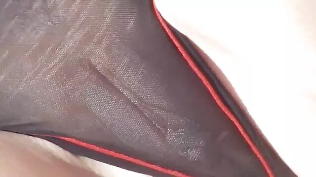 Pornografia sem registo  Pega vídeos pornôs com cavalo na rapariga e pega no que quiseres com os buracos dela.