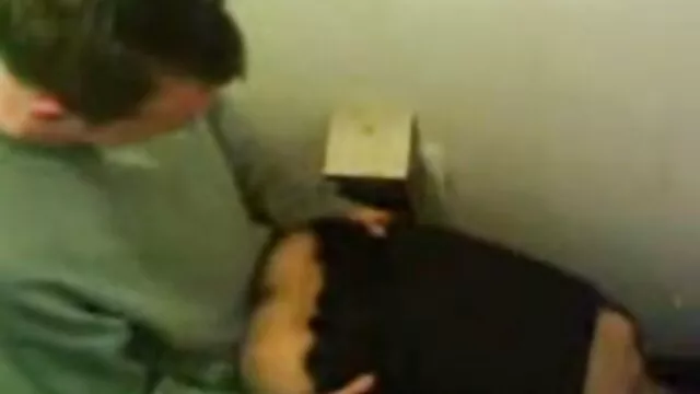 Pornografia sem registo  Ele foi vídeos pornôs perdendo a virgindade pressionado para o recrutamento