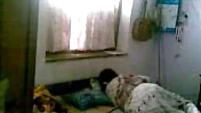 Pornografia sem registo  O alexandre frota vídeos pornôs jovem mostrou o seu corpo elástico nu.