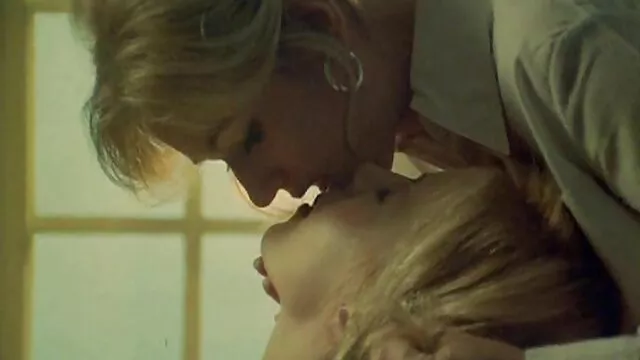 Pornografia sem registo  Três vídeos pornôs de velhos jovens estudantes russos